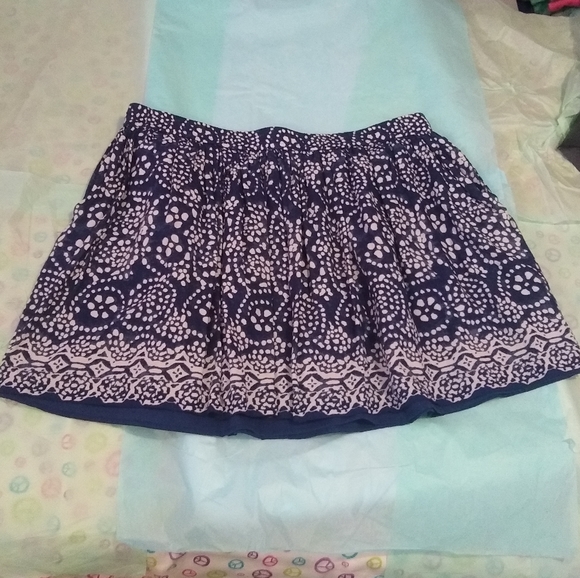 Two by Vince Camuto Dresses & Skirts - EUC Two by Vince Camuto Skirt - Size L